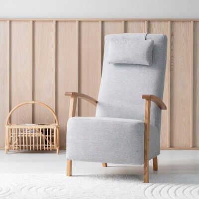 Aina lepotuoli vaaleanharmaa Grass 86, mustat käsinojat